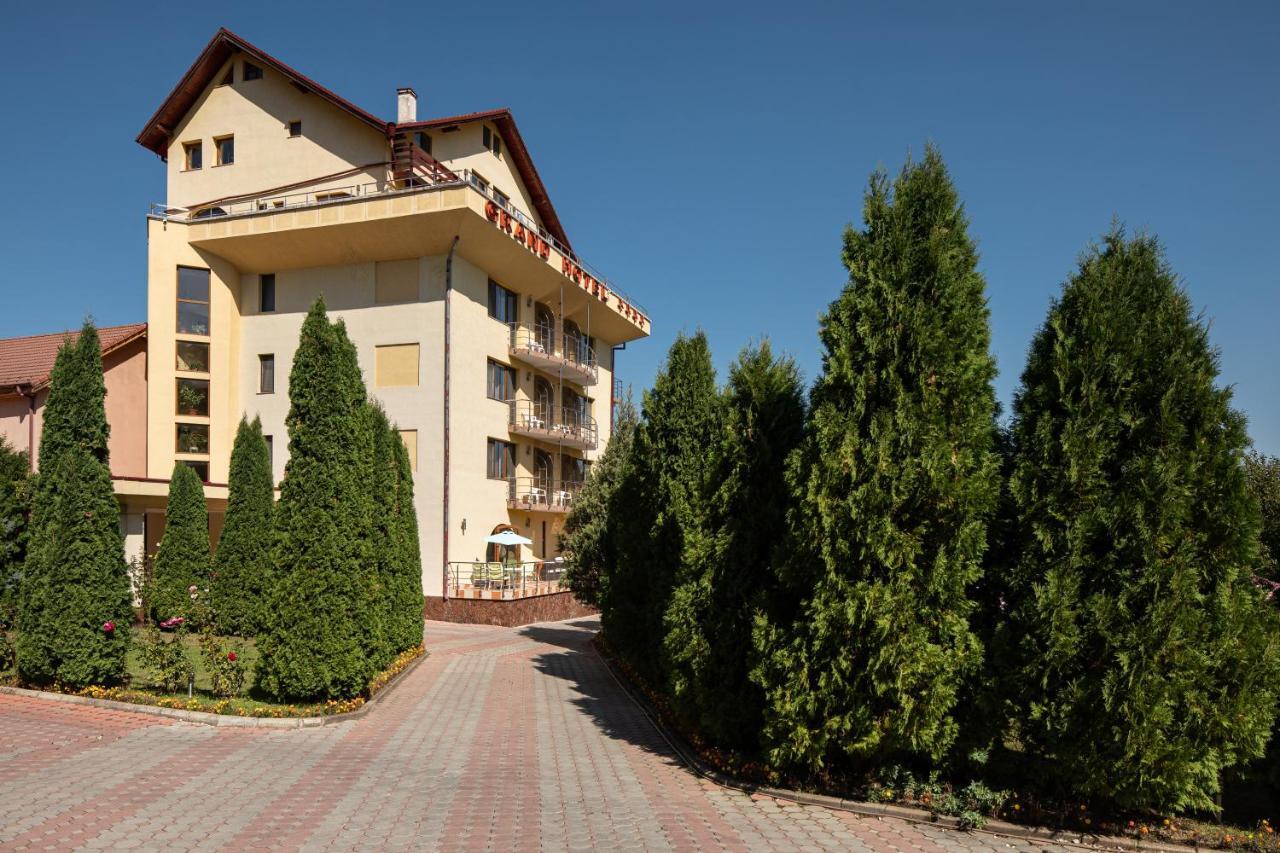 Grand Hotel Brasov Exterior photo