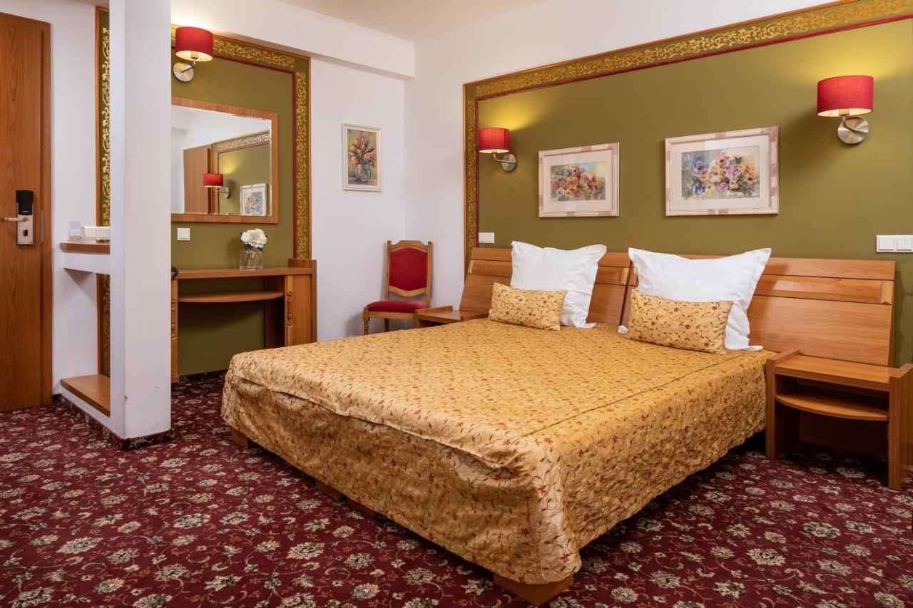 Grand Hotel Brasov Exterior photo