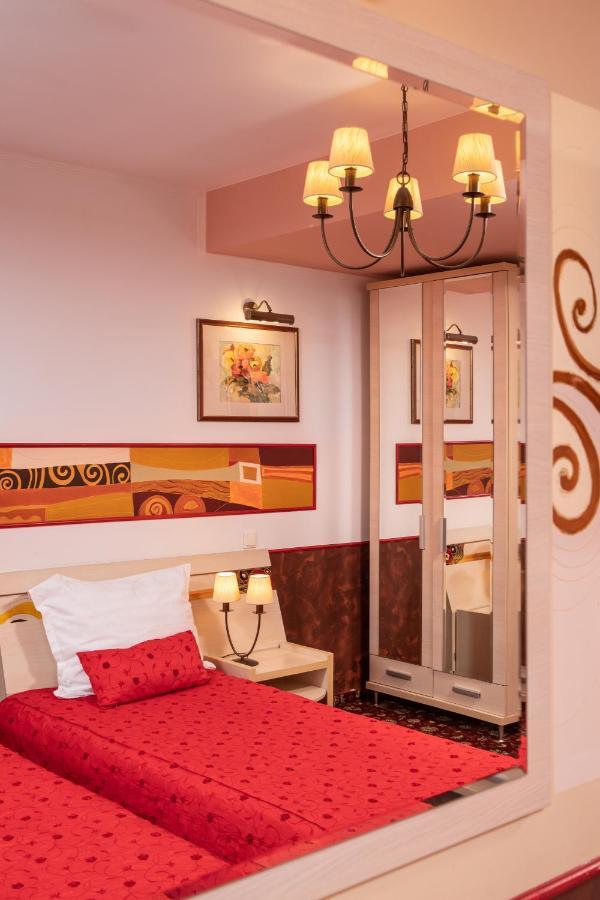 Grand Hotel Brasov Exterior photo